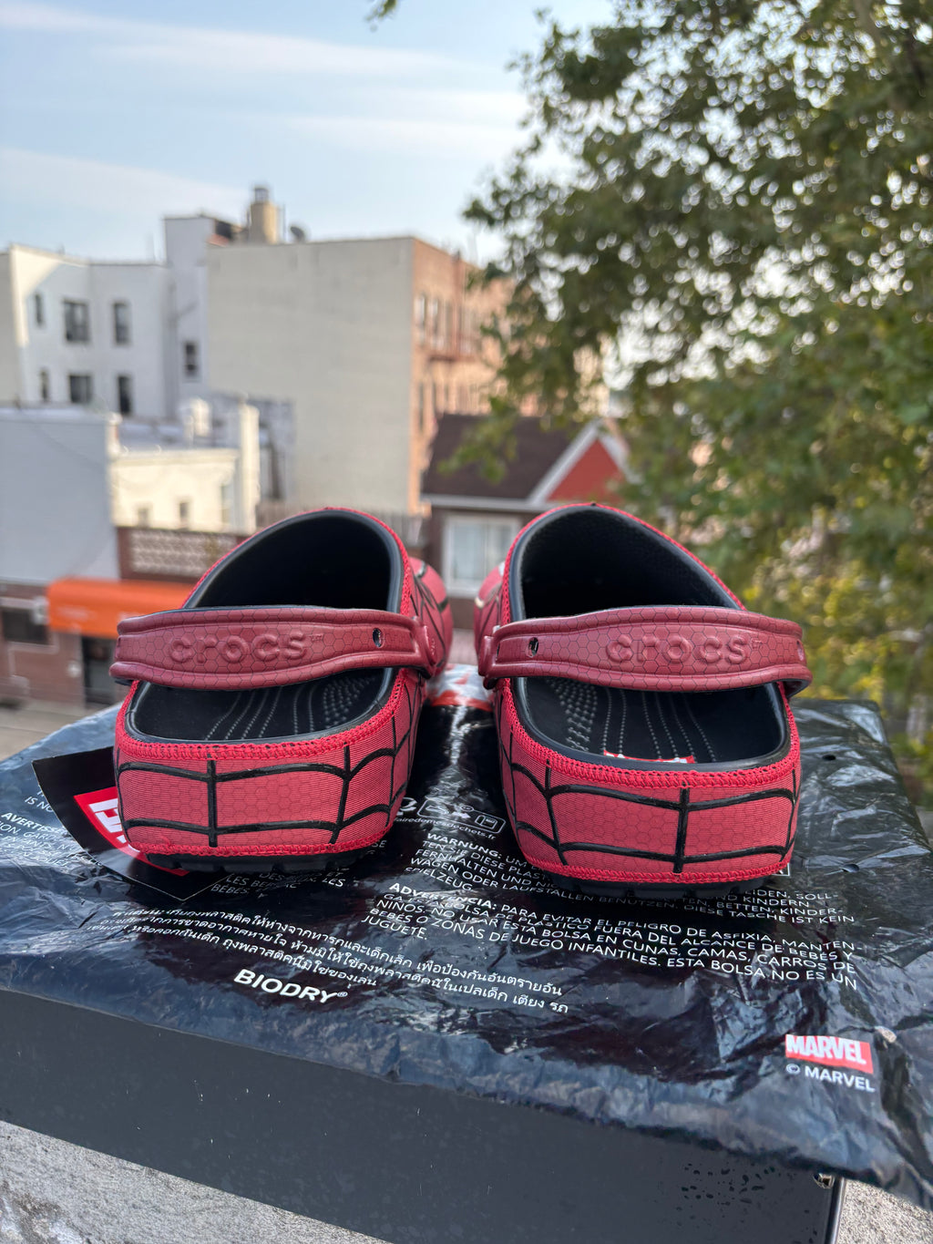 CROCS X SPIDERMAN