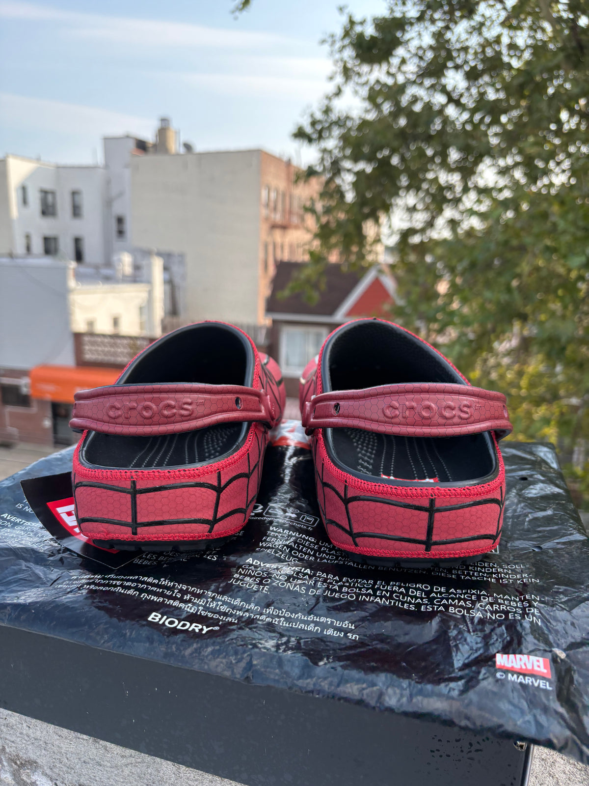 CROCS X SPIDERMAN