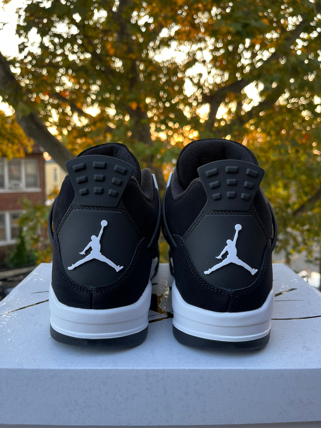 JORDAN 4 RETRO WHITE THUNDER
