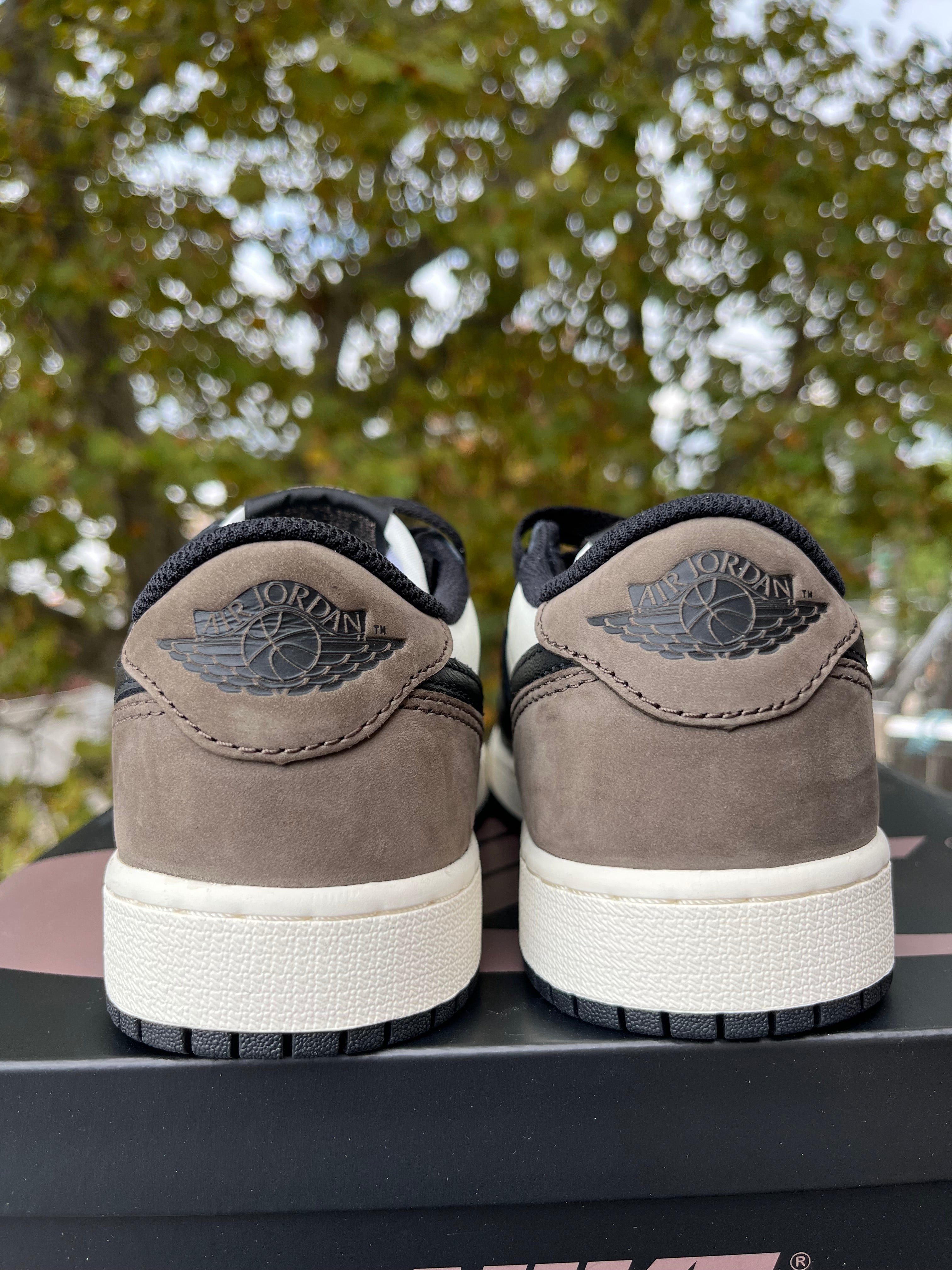 JORDAN 1 LOW MOCHA